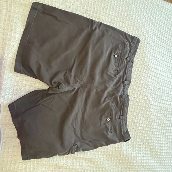 Duluth Trading Co Relaxed Fit Shorts - Gray - Picture 2 of 9